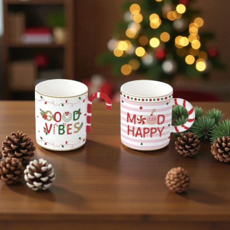 Świąteczny twist Zestaw 2 porcelanowych kubków 350 ml w kolorowym pudełku CHRISTMAS